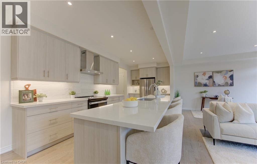 39 Guernsey Drive, Kitchener, ON - Indoor Photo Showing Kitchen With Upgraded Kitchen