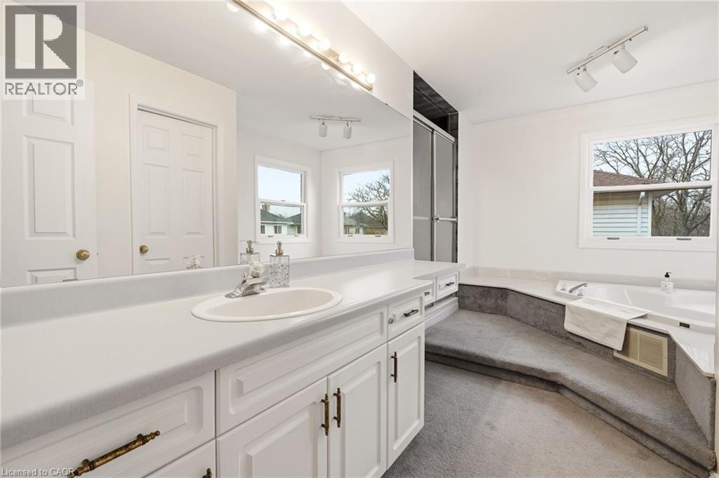 4150 Millcroft Park Drive, Burlington, ON - Indoor Photo Showing Bathroom