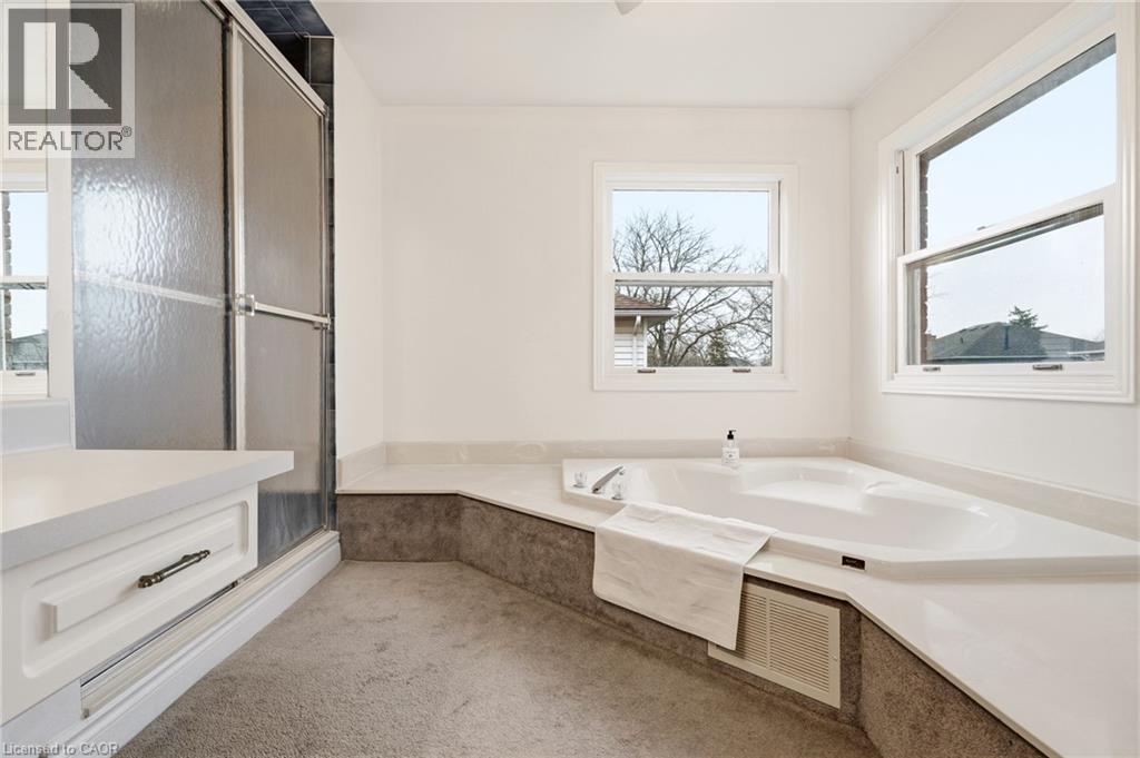 4150 Millcroft Park Drive, Burlington, ON - Indoor Photo Showing Bathroom
