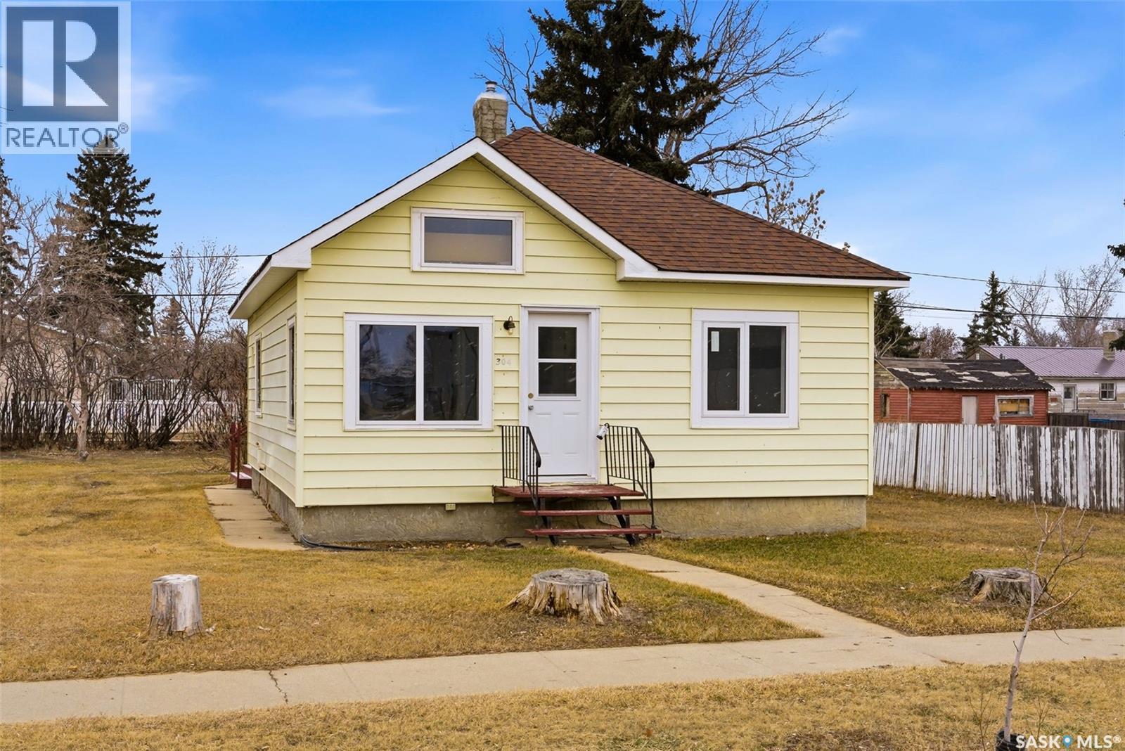 304 Main Street, Avonlea, SK - Outdoor