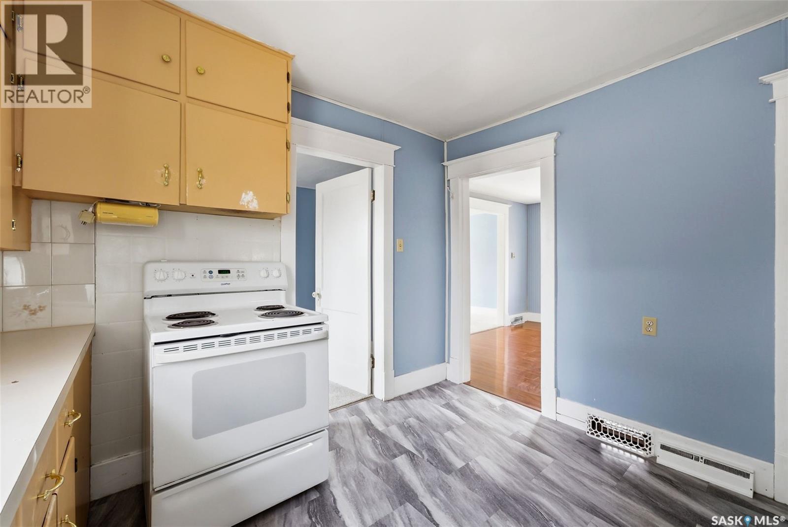 304 Main Street, Avonlea, SK - Indoor Photo Showing Kitchen