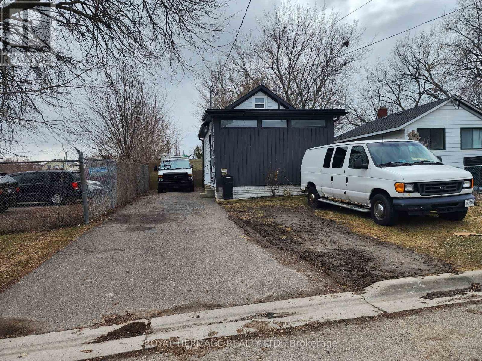 203 Valencia Road, Oshawa (Lakeview), ON