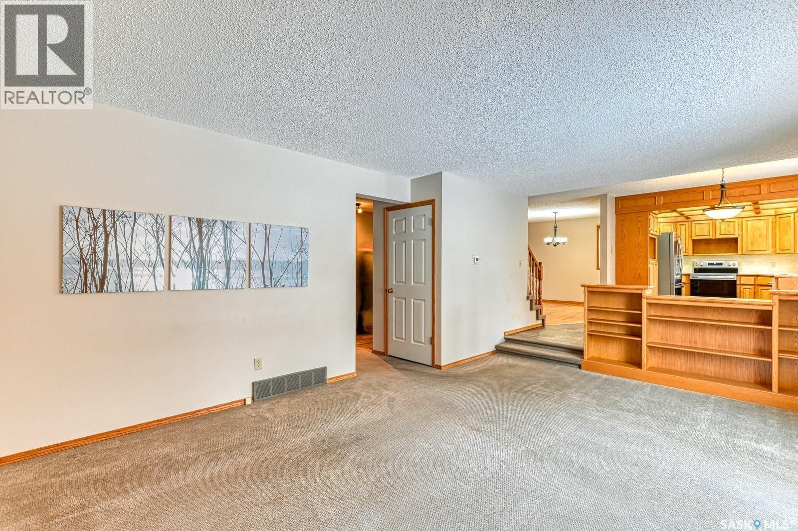 2659 Lacombe Crescent E, Regina, SK