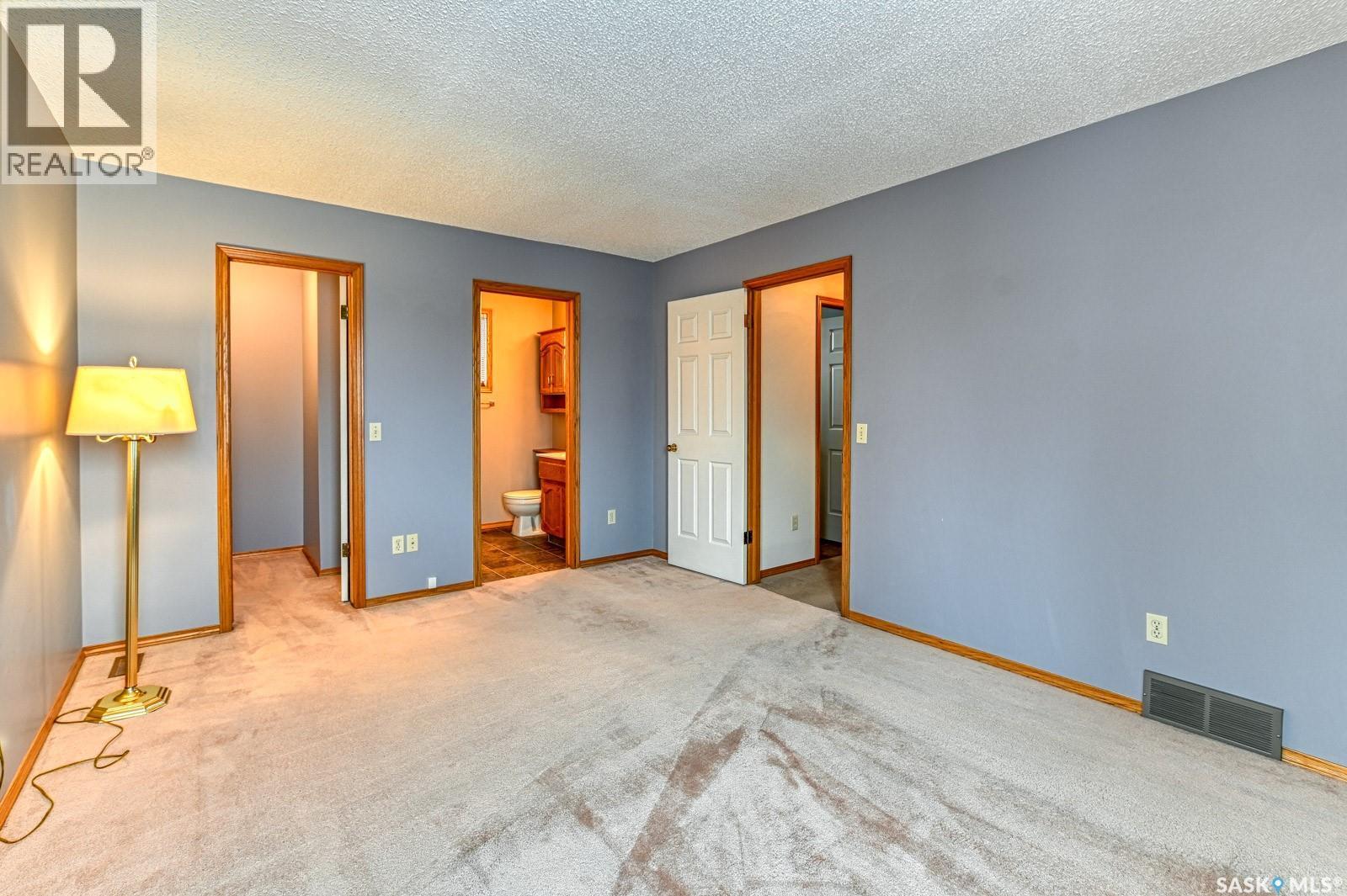 2659 Lacombe Crescent E, Regina, SK