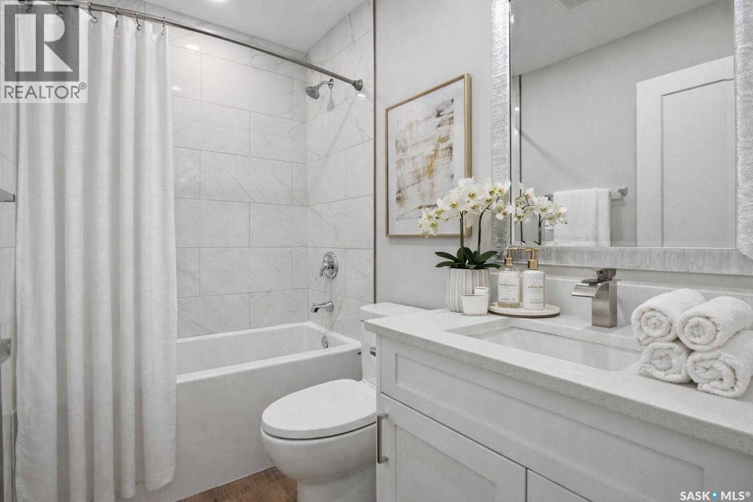 31 Newstead Avenue, Regina, SK - Indoor Photo Showing Bathroom