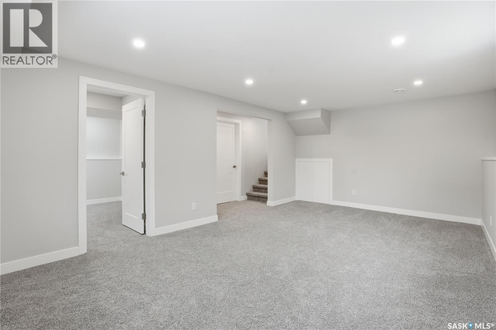 31 Newstead Avenue, Regina, SK - Indoor