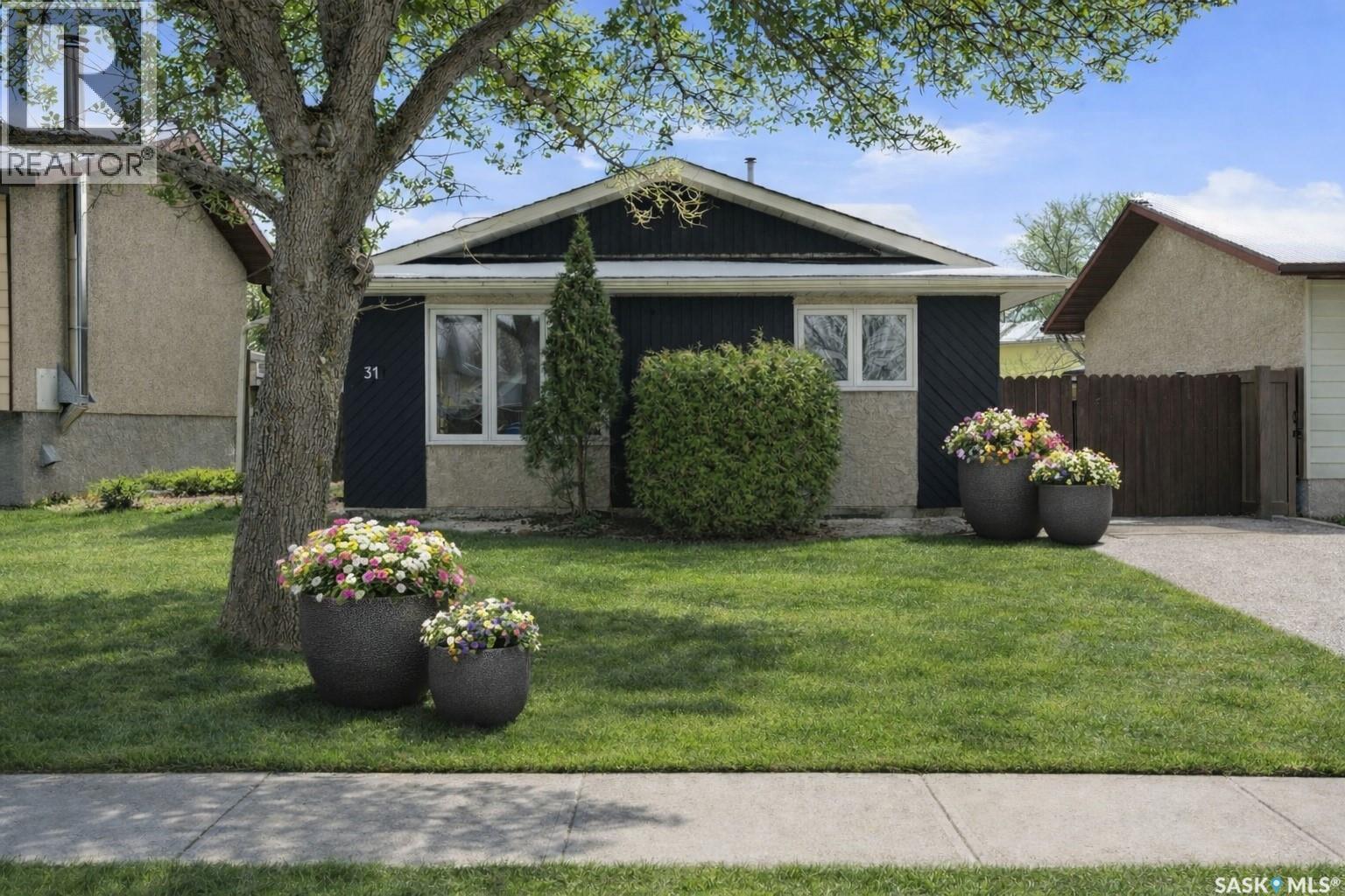 31 Newstead Avenue, Regina, SK - Outdoor