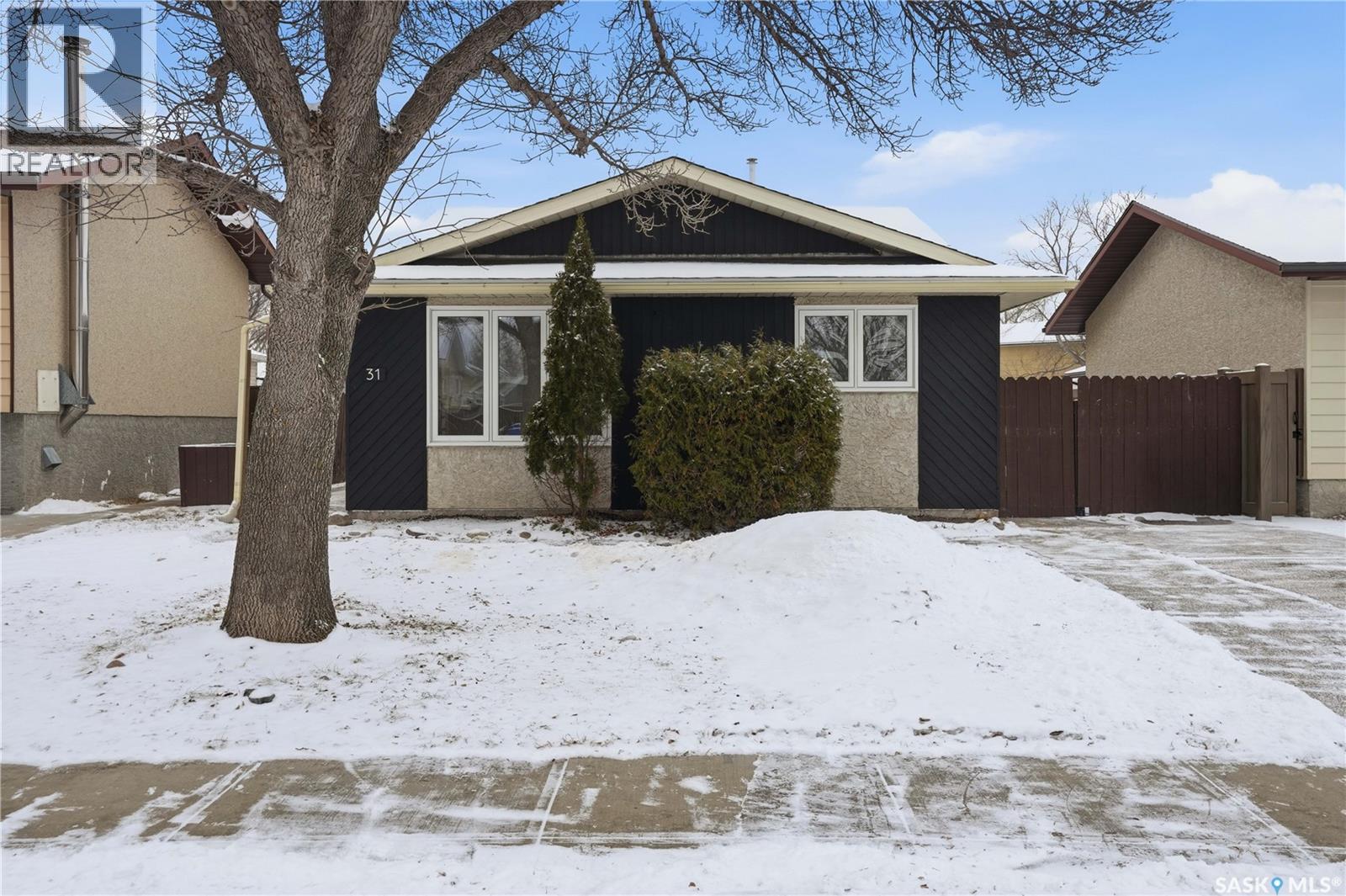 31 Newstead Avenue, Regina, SK - Outdoor