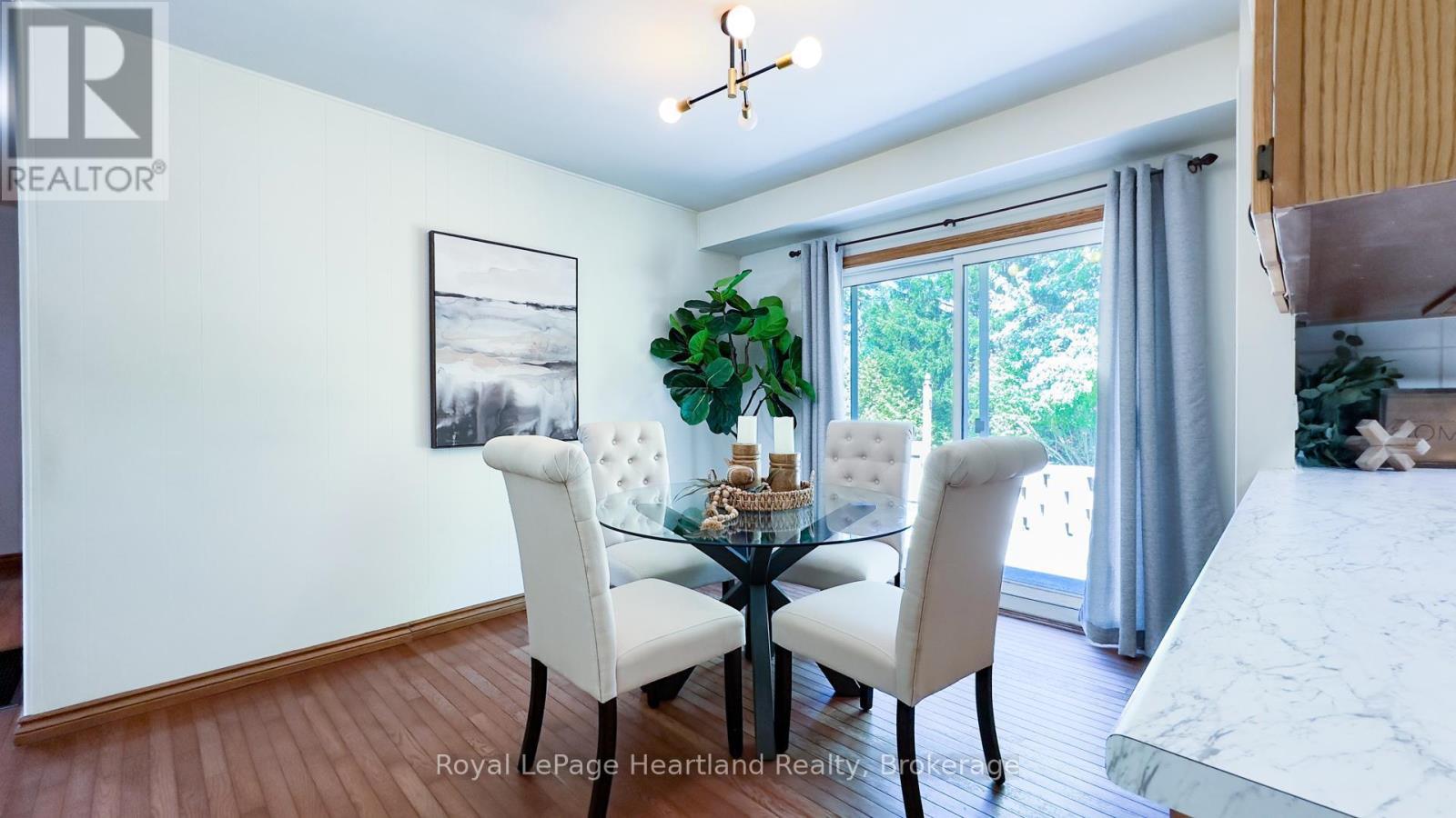 10 Bissett Court, Goderich (Goderich (Town)), ON - Indoor Photo Showing Dining Room