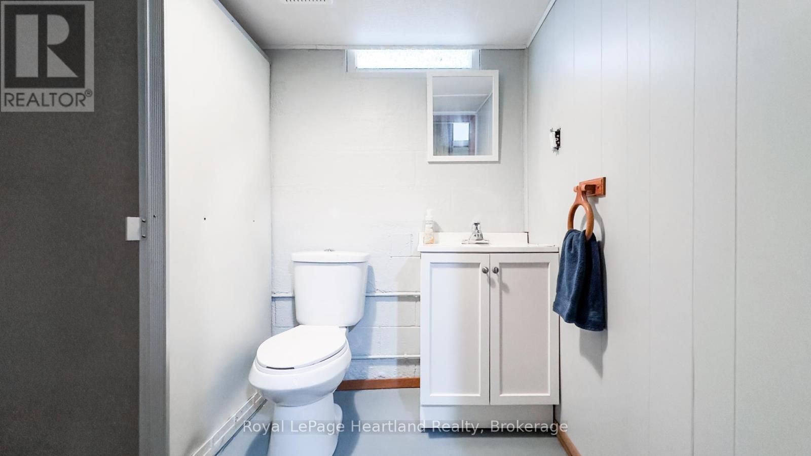 10 Bissett Court, Goderich (Goderich (Town)), ON - Indoor Photo Showing Bathroom