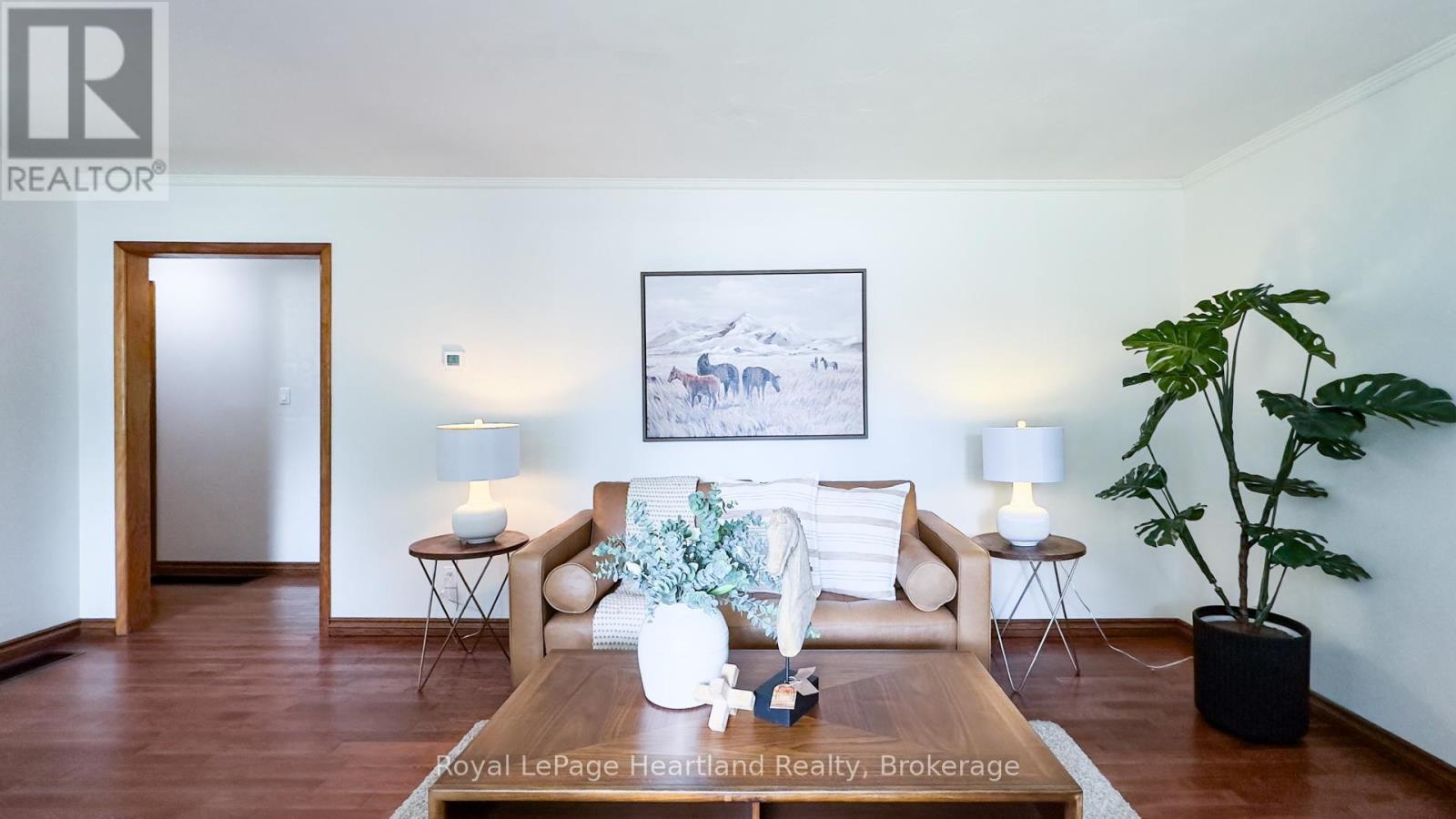 10 Bissett Court, Goderich (Goderich (Town)), ON - Indoor Photo Showing Living Room