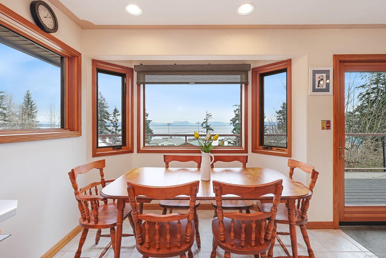 3882 Wavecrest Rd, Campbell River, BC