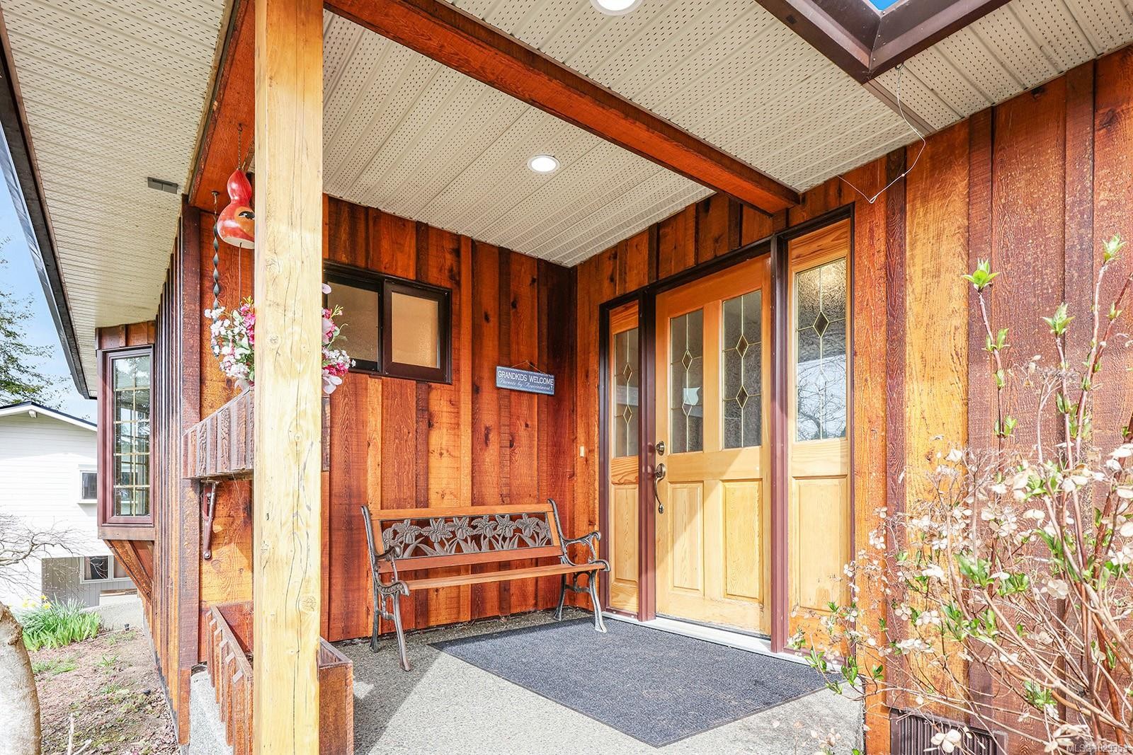 3882 Wavecrest Rd, Campbell River, BC