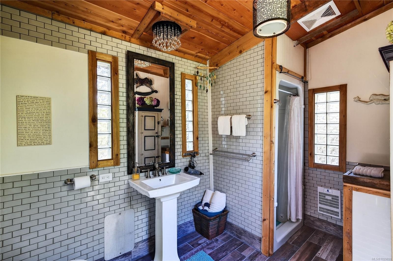 2470 North End Rd, Salt Spring, BC