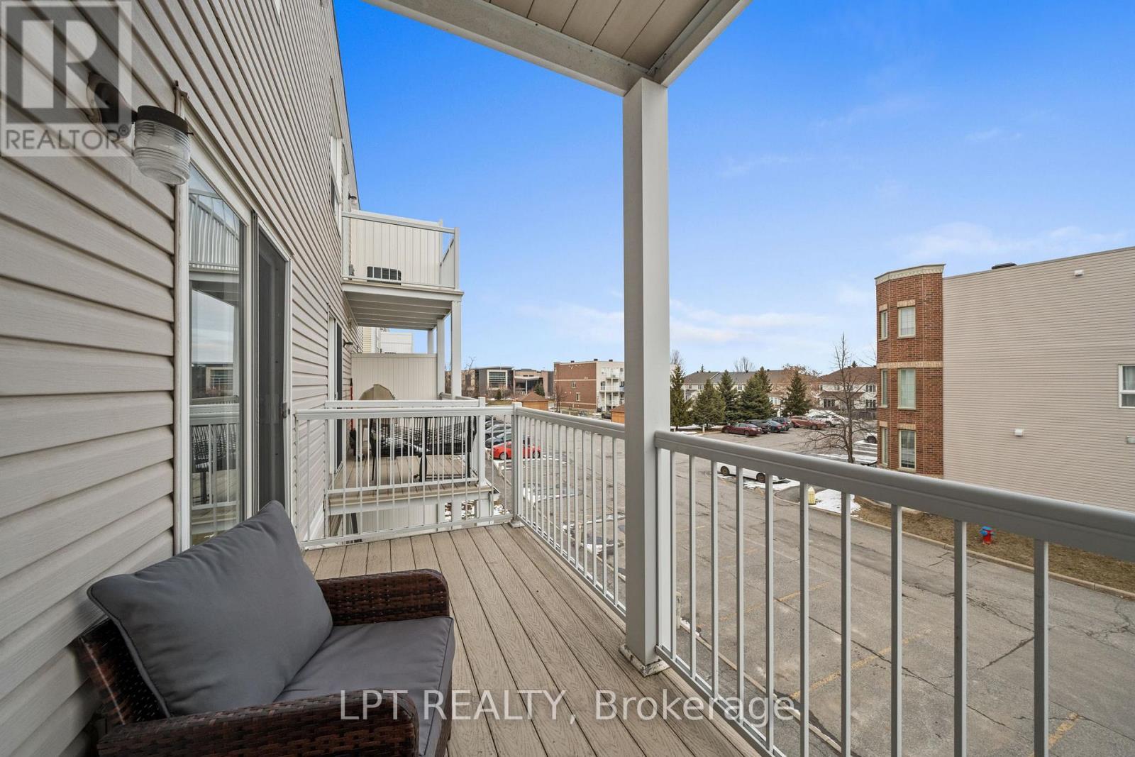902 Longfields Drive, Ottawa, ON - Outdoor With Balcony With Exterior