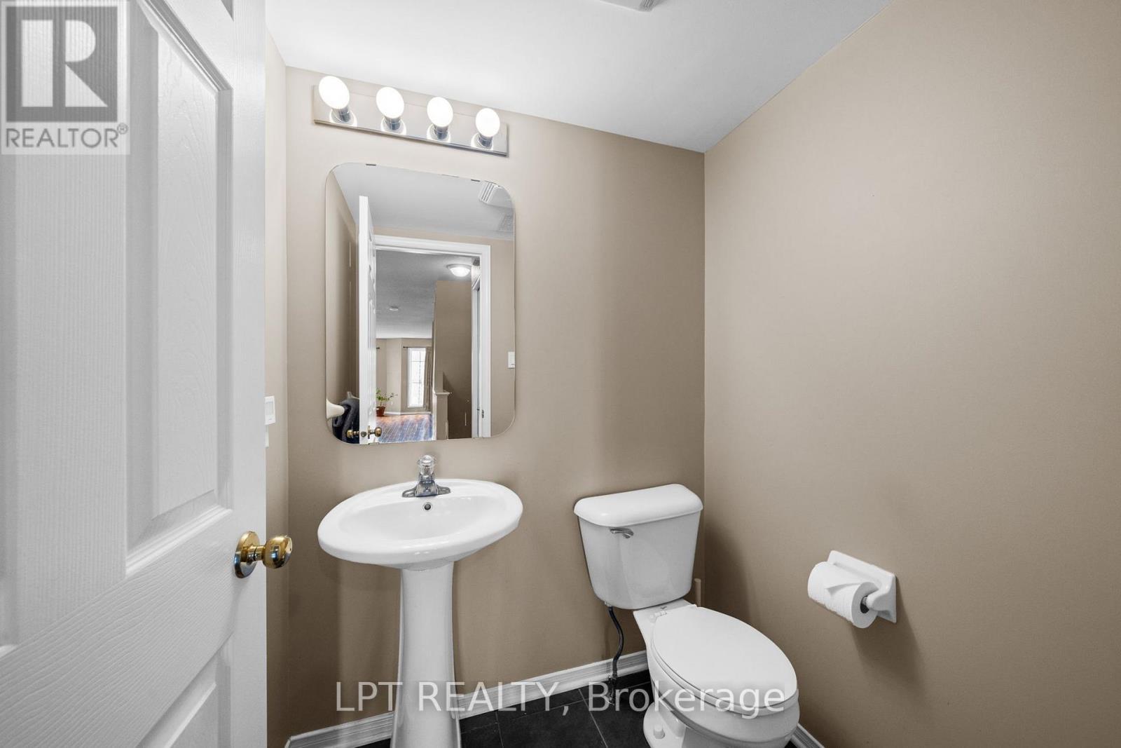 902 Longfields Drive, Ottawa, ON - Indoor Photo Showing Bathroom