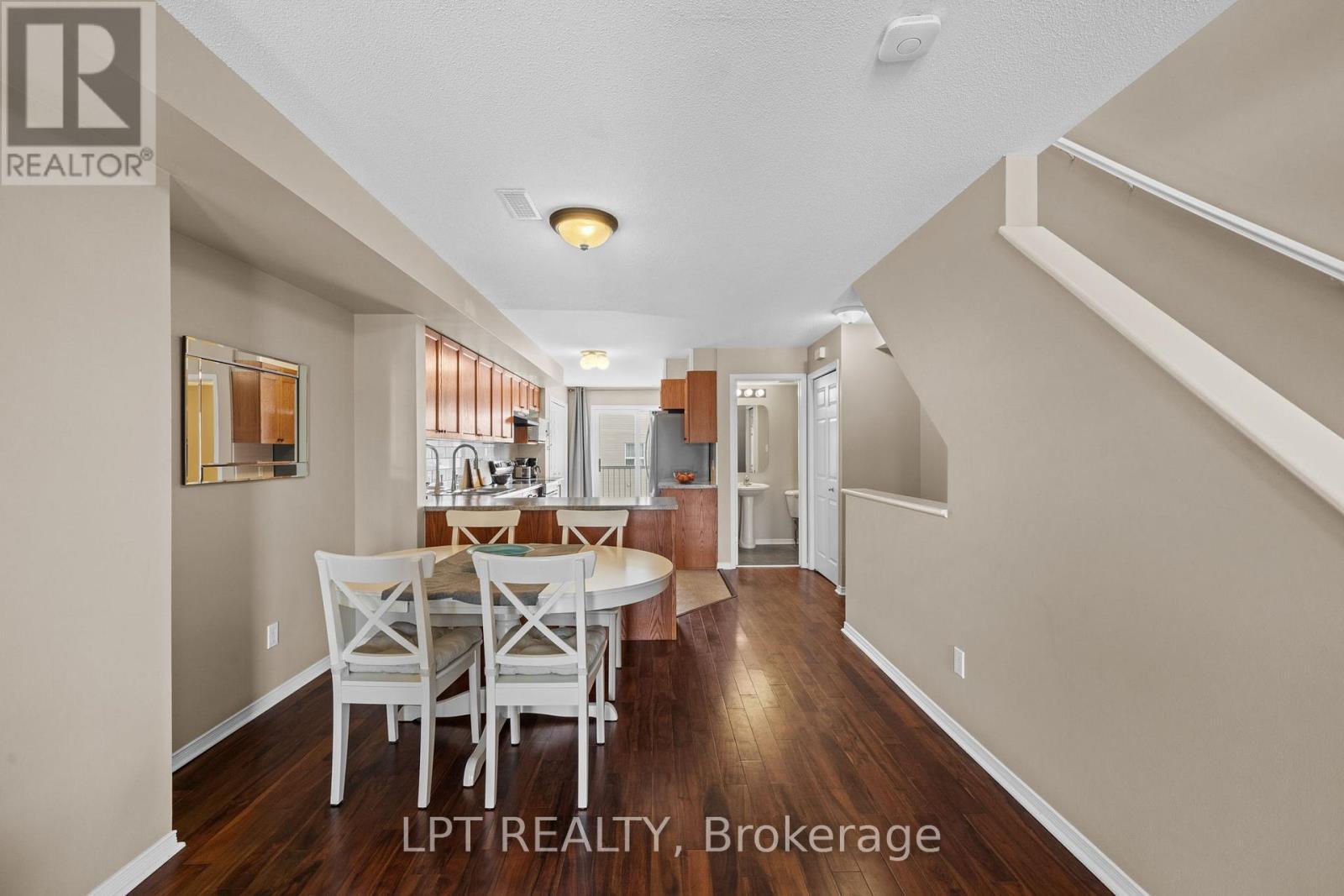 902 Longfields Drive, Ottawa, ON - Indoor