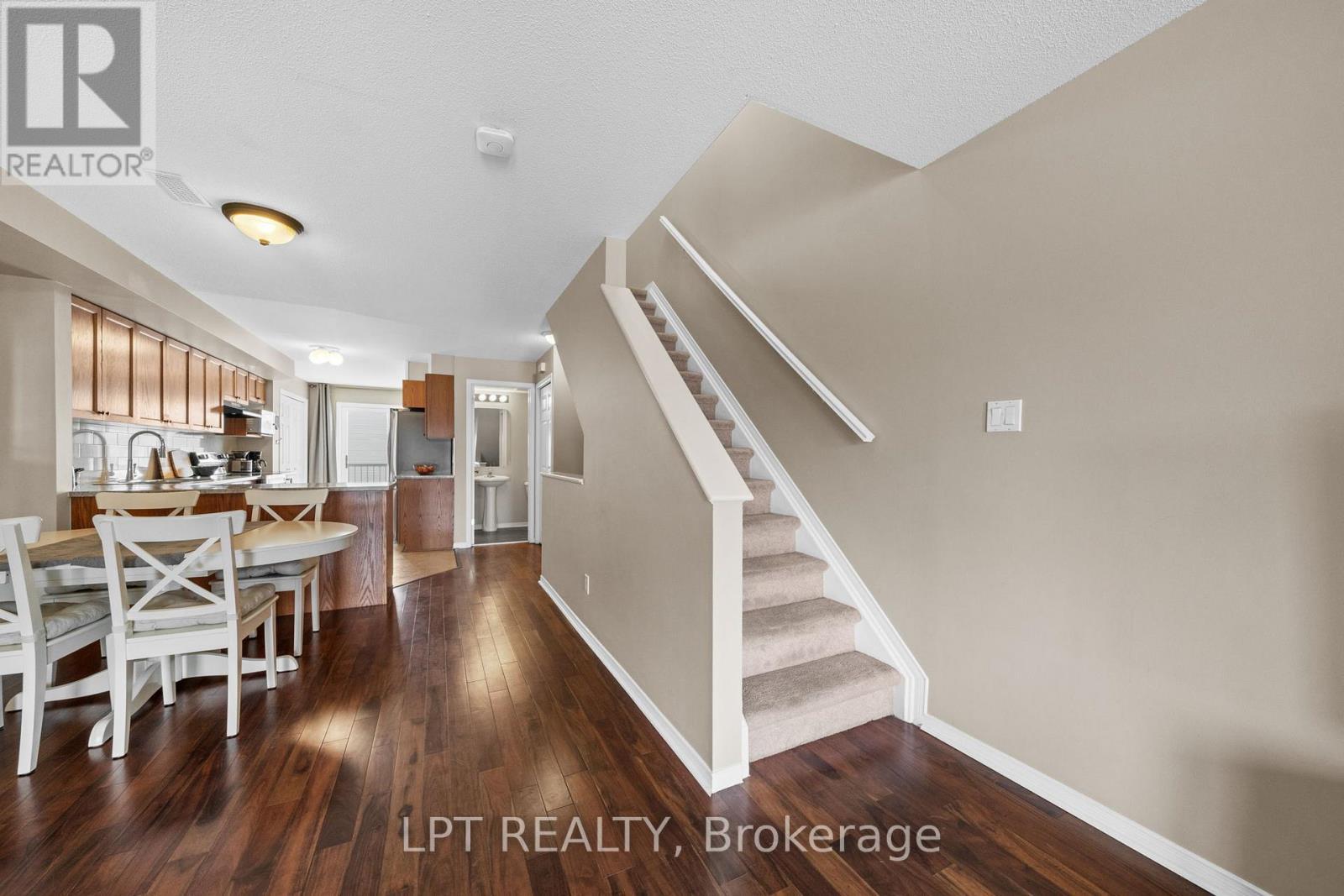 902 Longfields Drive, Ottawa, ON - Indoor Photo Showing Other Room