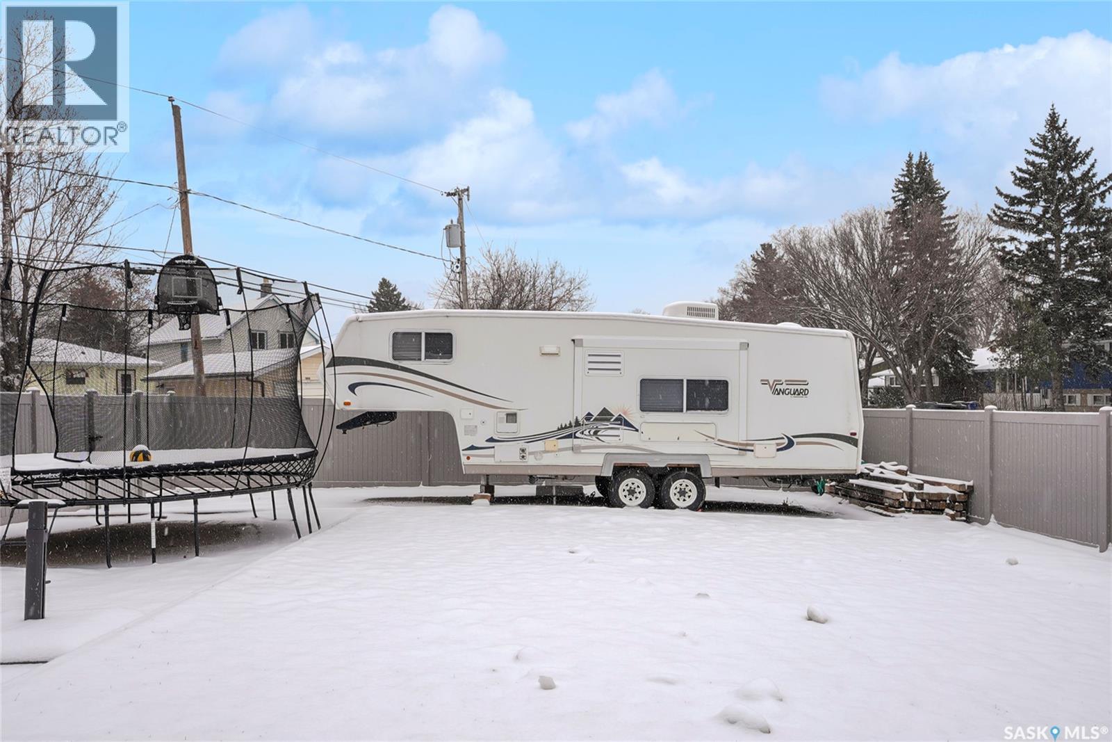 60 Empress Drive, Regina, SK - Outdoor