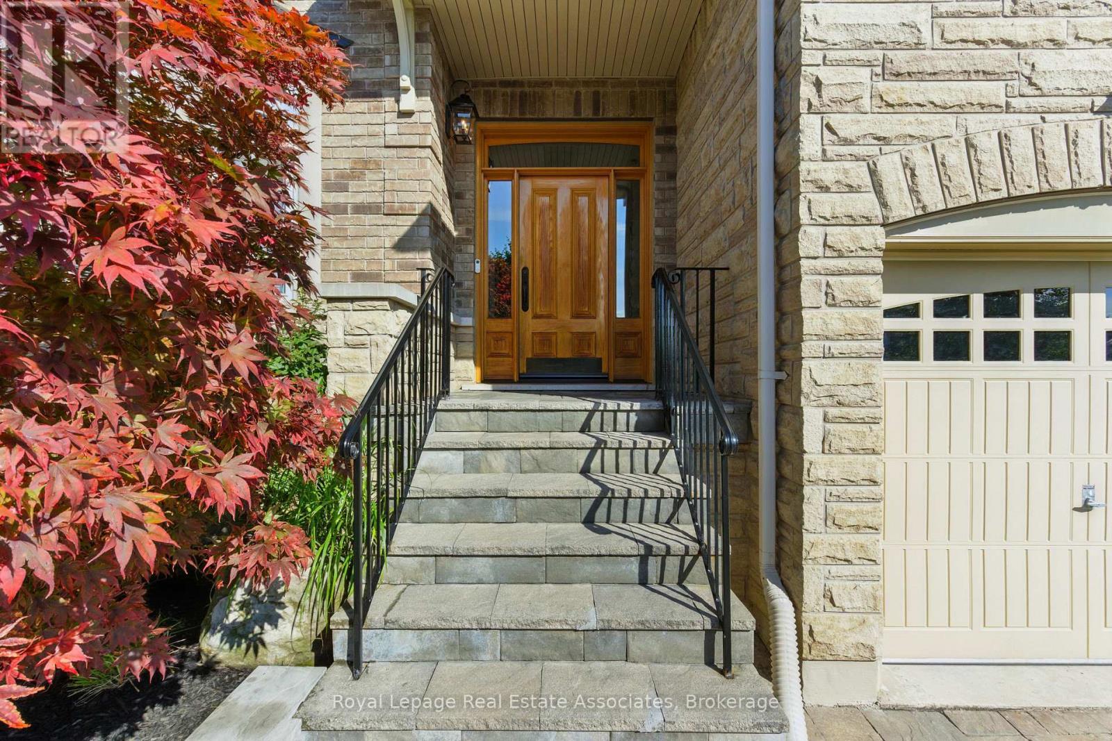 290 Eaton Street, Halton Hills, ON - Outdoor