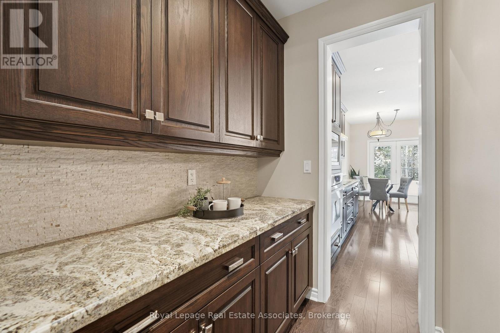 290 Eaton Street, Halton Hills, ON - Indoor