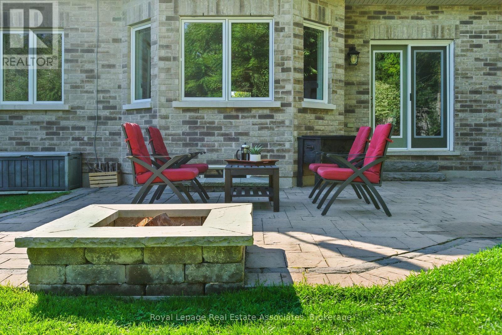 290 Eaton Street, Halton Hills, ON - Outdoor
