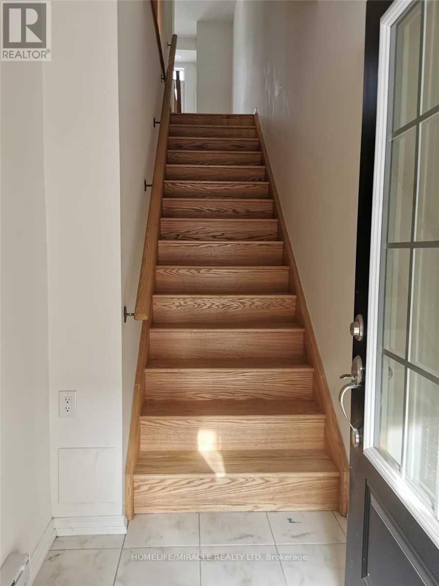 2565 Mojave Path, Oshawa, ON - Indoor Photo Showing Other Room