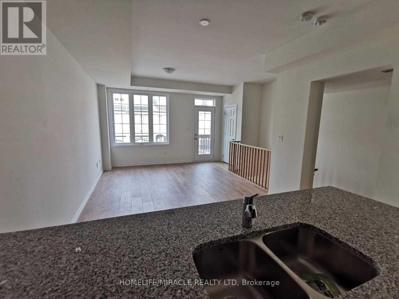 2565 Mojave Path, Oshawa, ON - Indoor Photo Showing Other Room