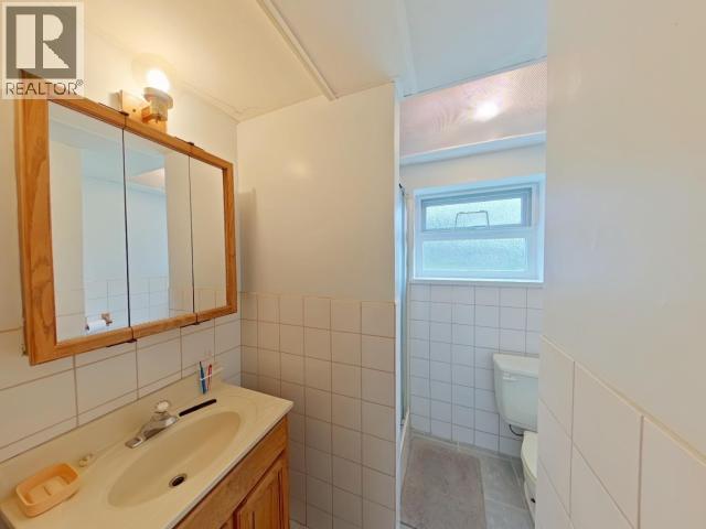 3284 Cariboo Ave, Powell River, BC - Indoor Photo Showing Bathroom