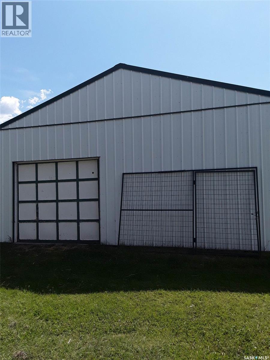 Nw1 34-24-W2, Usborne Rm No. 310, SK - Outdoor