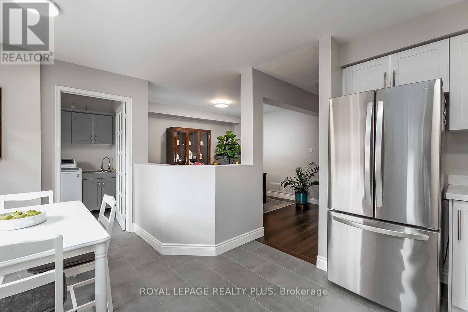 5887 Shelford Terrace, Mississauga, ON - Indoor