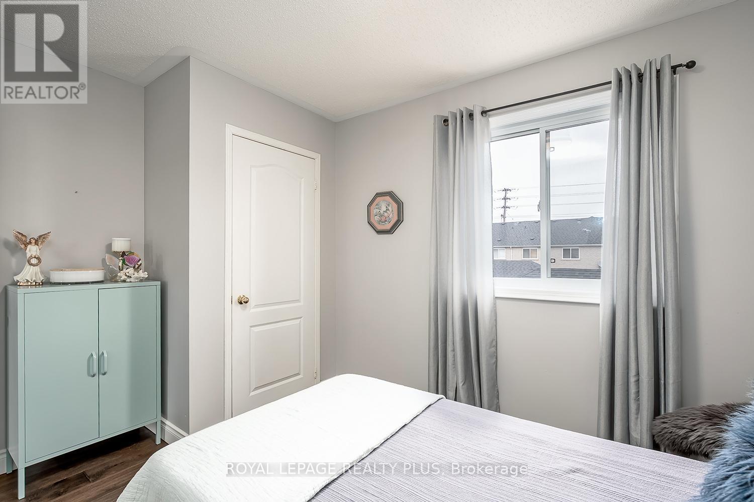 5887 Shelford Terrace, Mississauga, ON - Indoor Photo Showing Bedroom