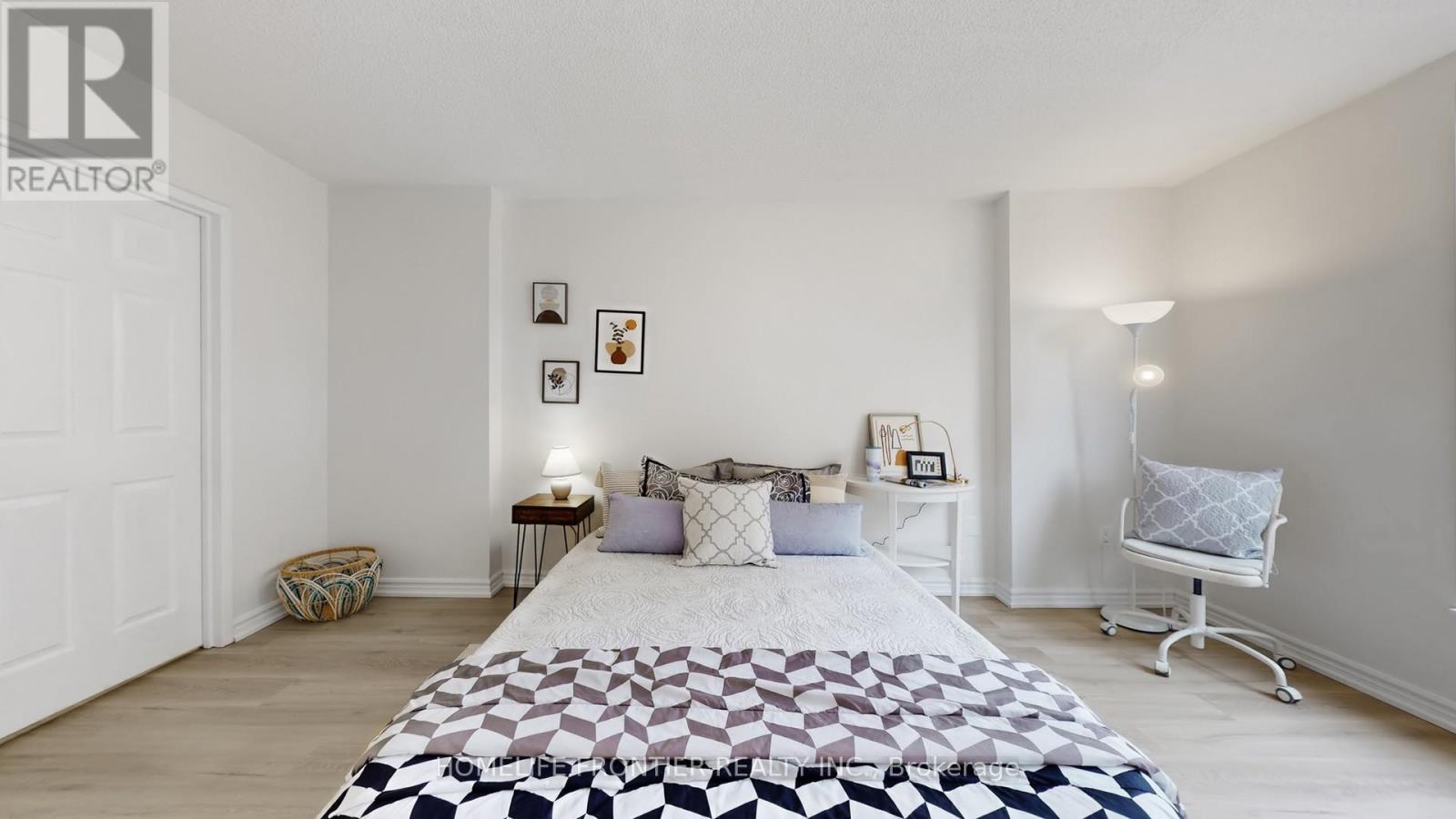 306 - 9 Chalmers Road, Richmond Hill, ON - Indoor Photo Showing Bedroom