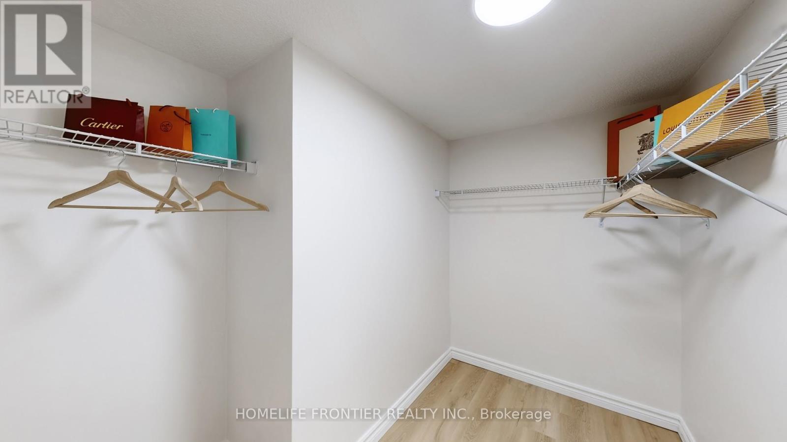 306 - 9 Chalmers Road, Richmond Hill, ON - Indoor With Storage