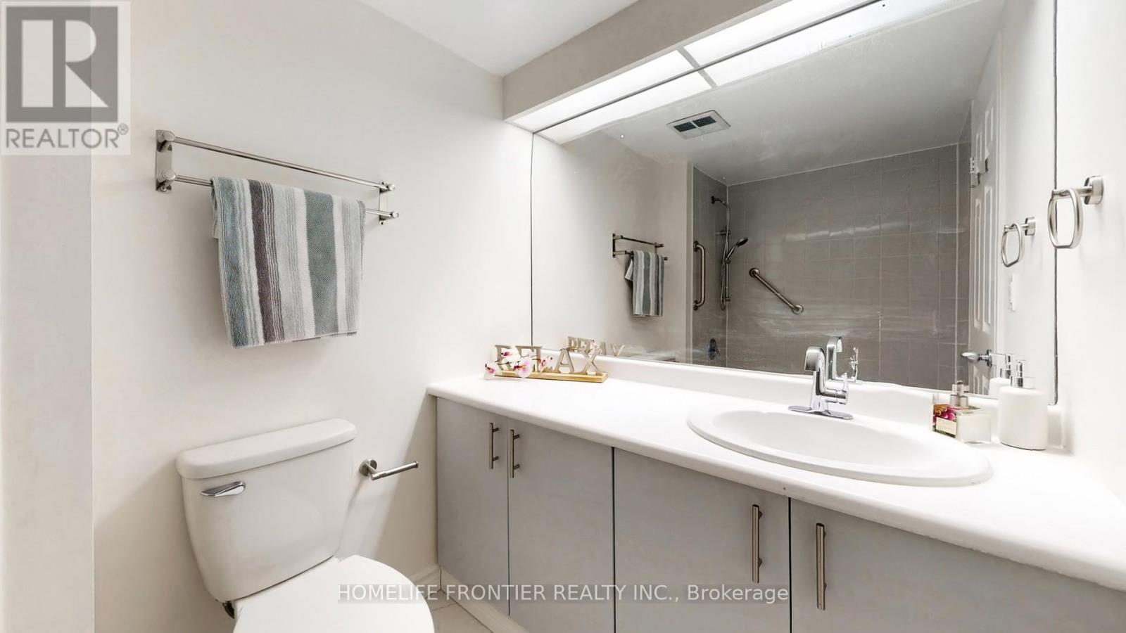 306 - 9 Chalmers Road, Richmond Hill, ON - Indoor Photo Showing Bathroom