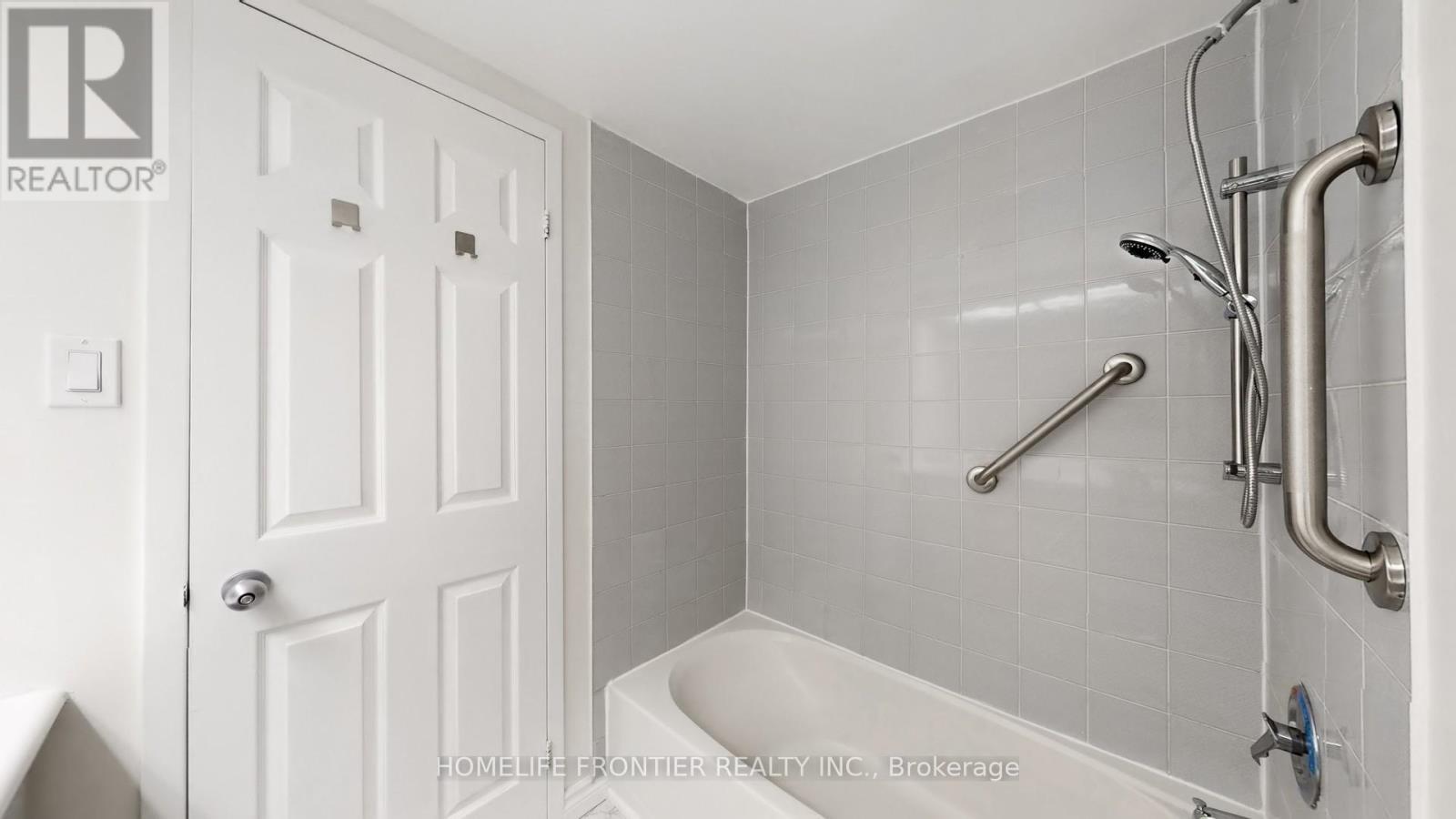 306 - 9 Chalmers Road, Richmond Hill, ON - Indoor Photo Showing Bathroom