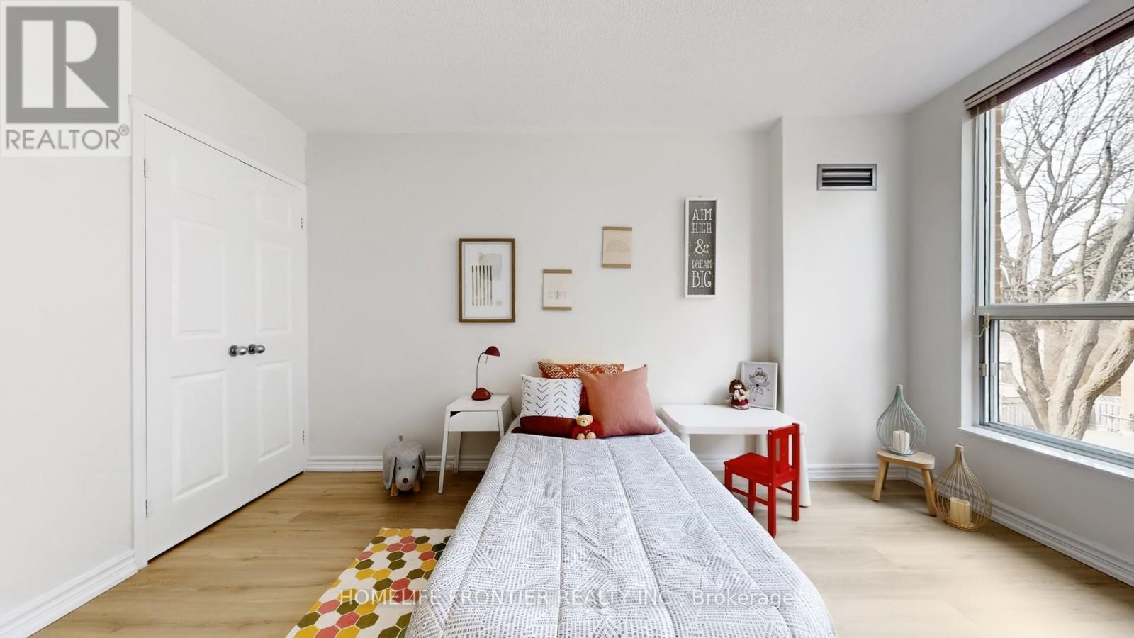 306 - 9 Chalmers Road, Richmond Hill, ON - Indoor Photo Showing Bedroom