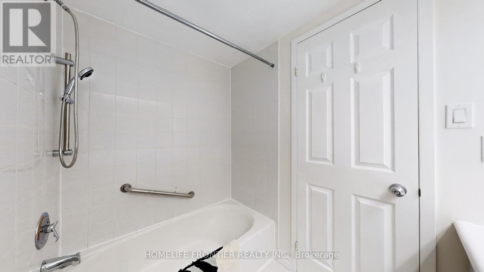 306 - 9 Chalmers Road, Richmond Hill, ON - Indoor Photo Showing Bathroom