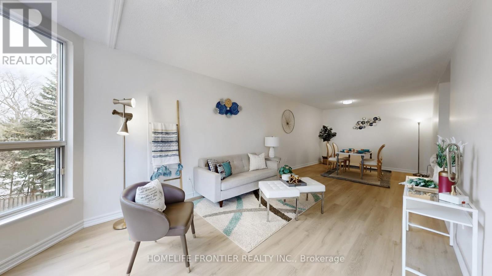 306 - 9 Chalmers Road, Richmond Hill, ON - Indoor Photo Showing Living Room