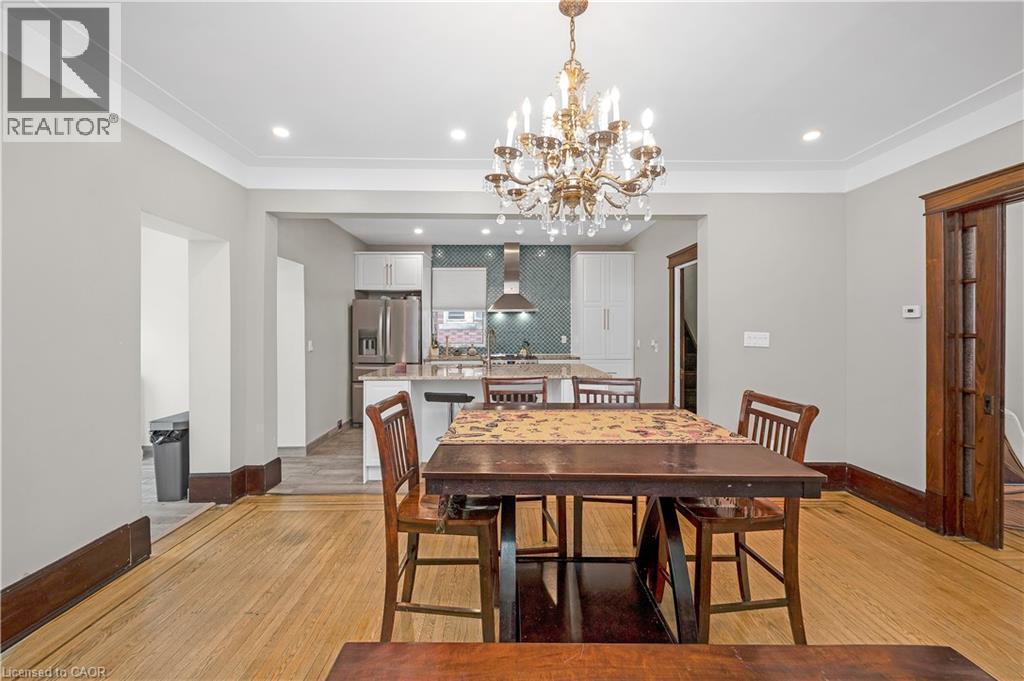 77 Proctor Boulevard, Hamilton, ON - Indoor Photo Showing Dining Room