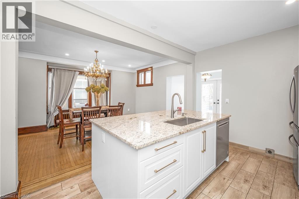 77 Proctor Boulevard, Hamilton, ON - Indoor Photo Showing Kitchen With Upgraded Kitchen