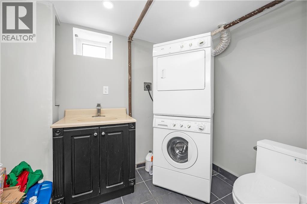 77 Proctor Boulevard, Hamilton, ON - Indoor Photo Showing Laundry Room