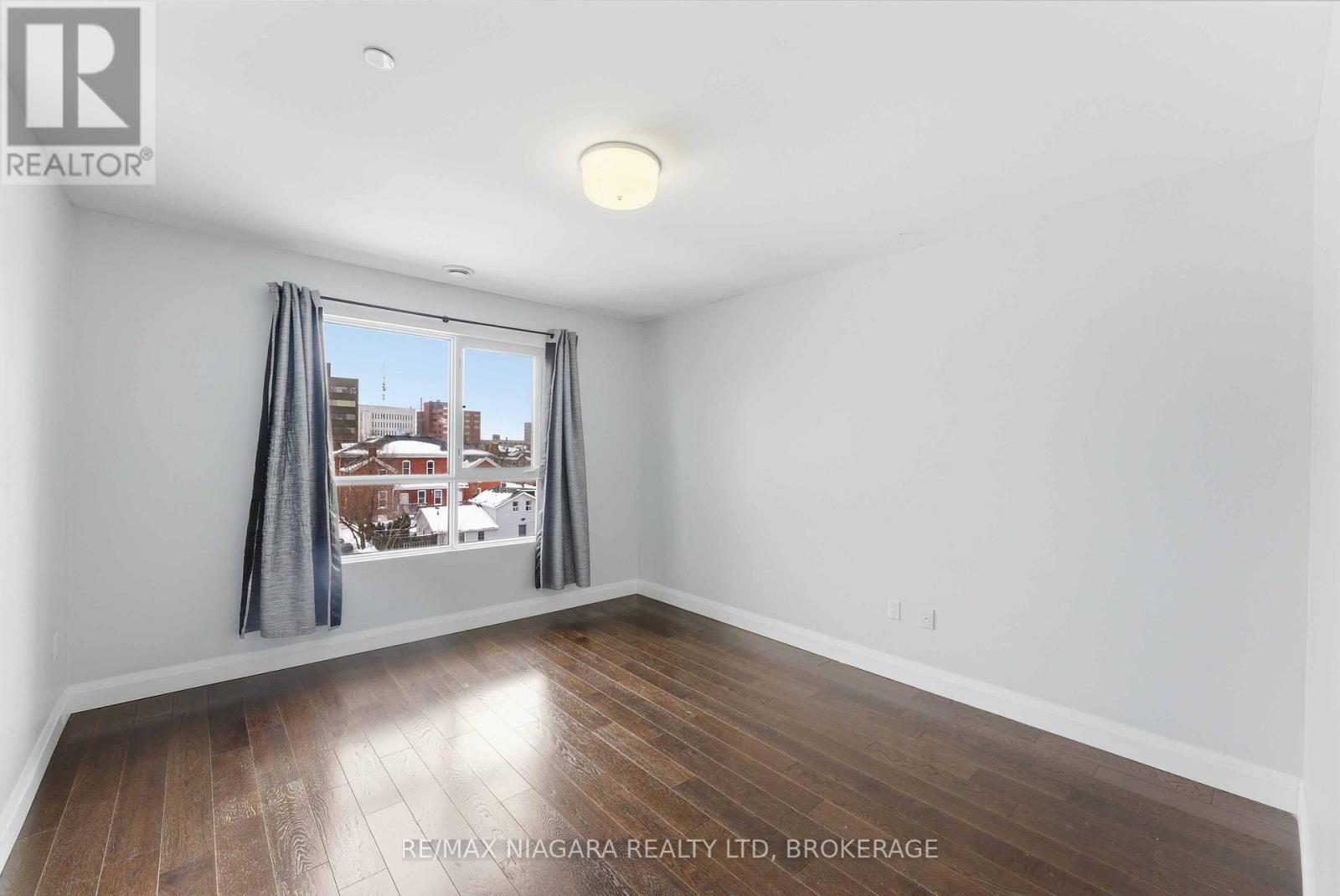 404 - 26 Wellington Street, St. Catharines (Downtown), ON - Indoor Photo Showing Other Room
