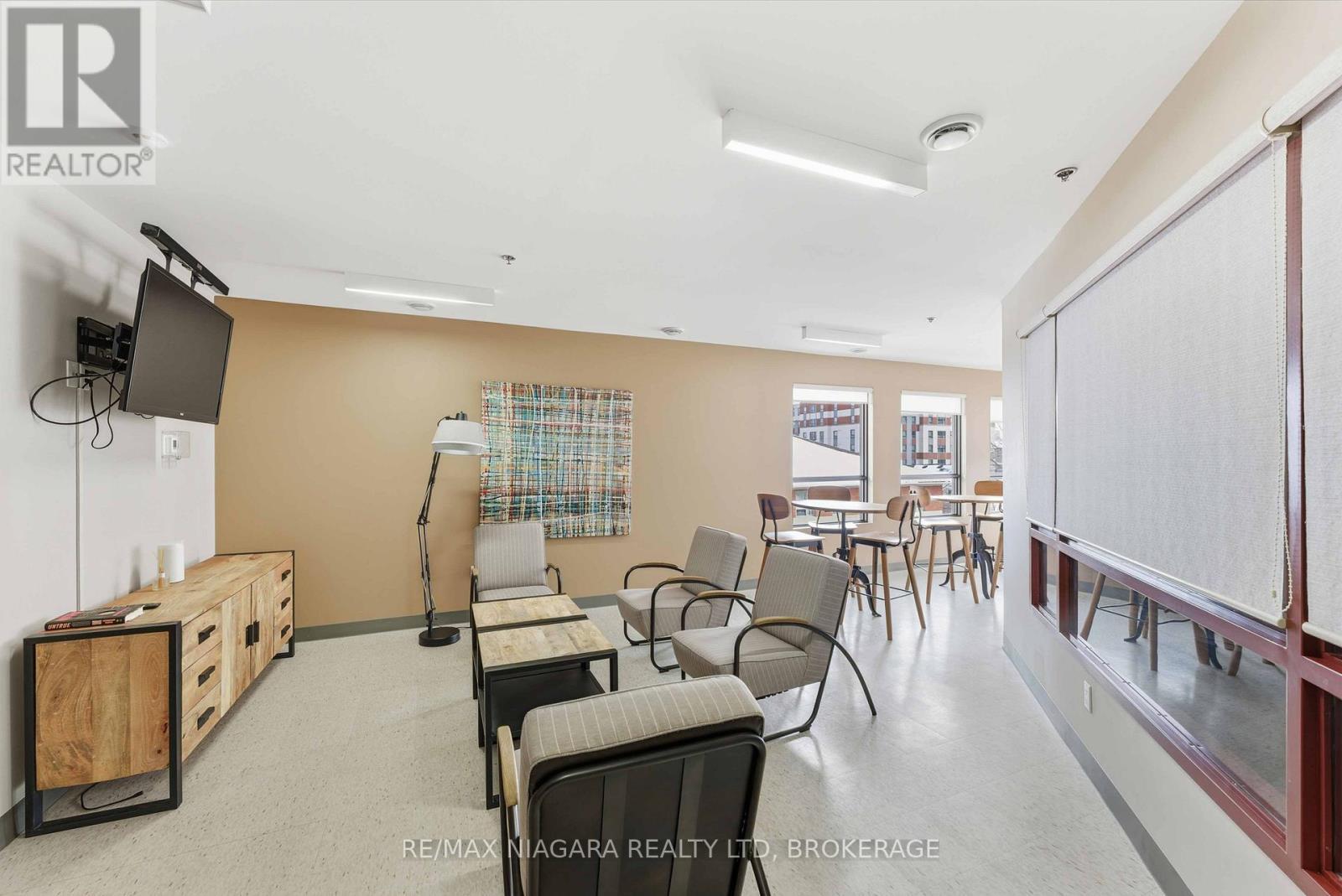 404 - 26 Wellington Street, St. Catharines (Downtown), ON - Indoor Photo Showing Other Room