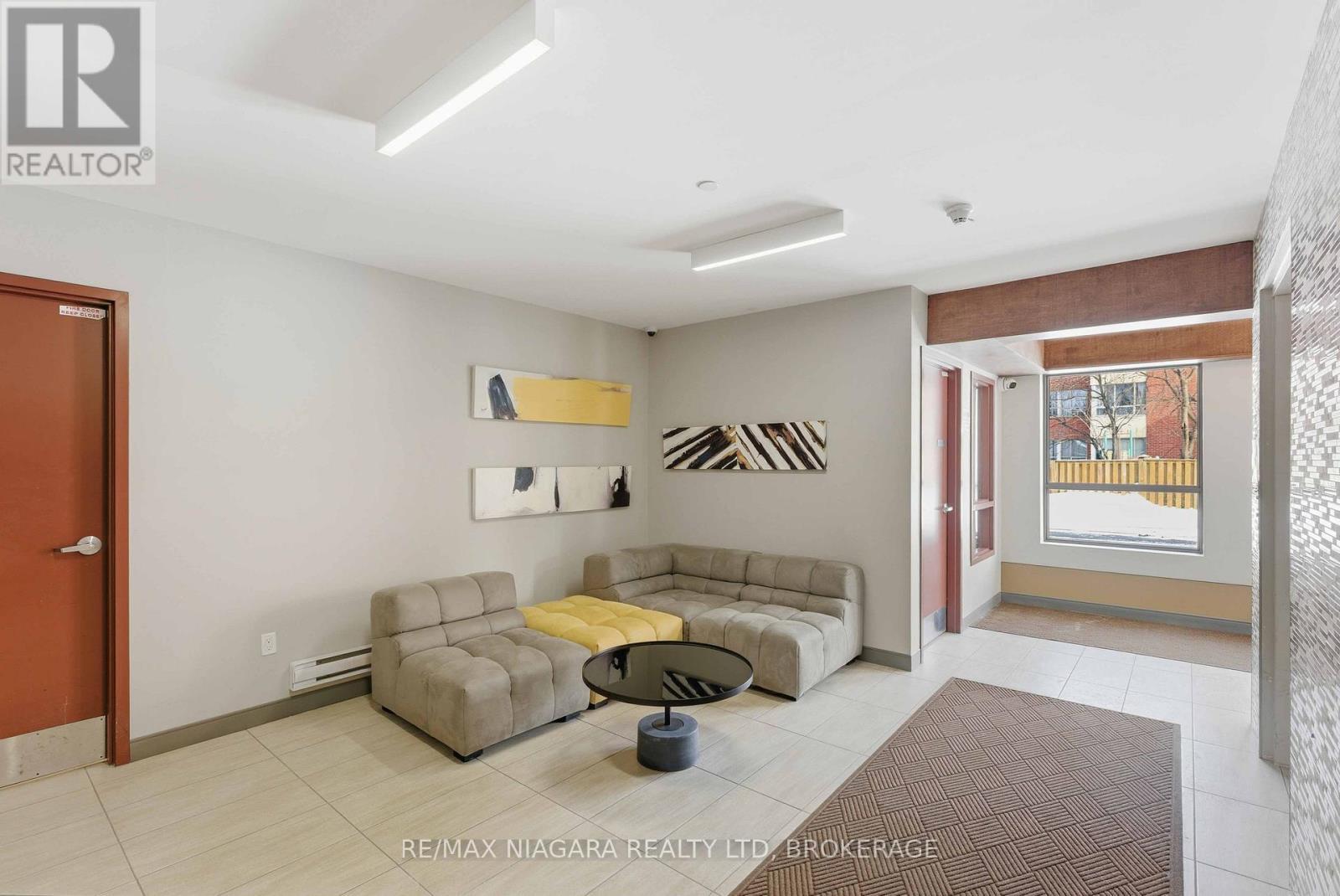 404 - 26 Wellington Street, St. Catharines (Downtown), ON - Indoor