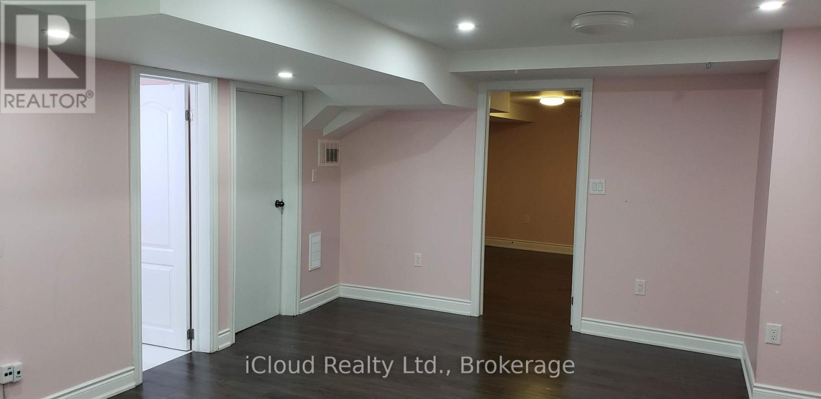 Bsmt - 1428 Samuelson Circle, Mississauga, ON - Indoor Photo Showing Other Room