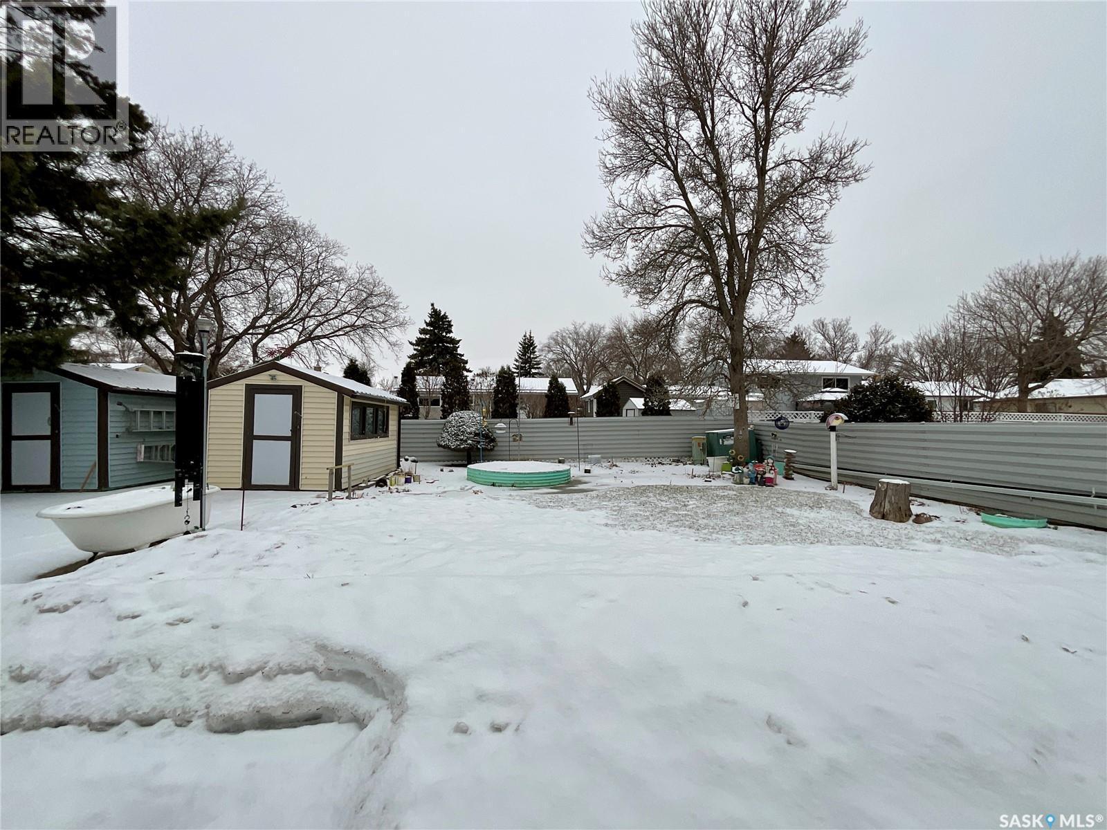 28 Matheson Crescent, Regina, SK - Outdoor