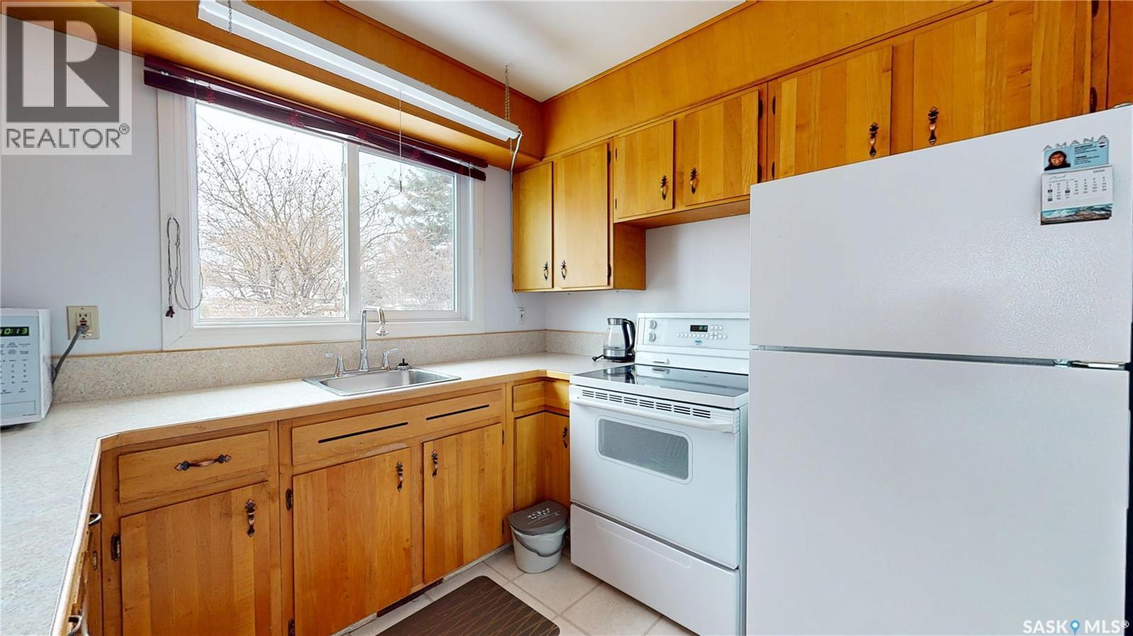 28 Matheson Crescent, Regina, SK - Indoor Photo Showing Kitchen