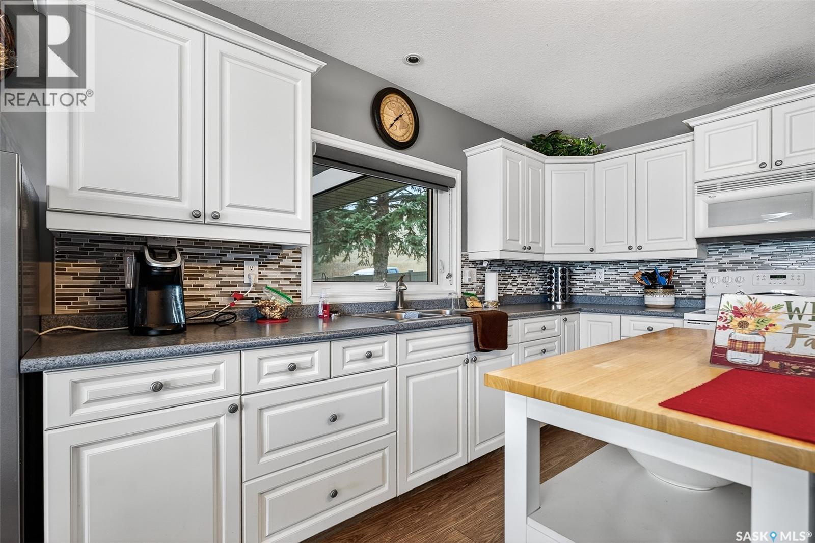 367 Daniel Drive, North Grove, SK - Indoor Photo Showing Kitchen