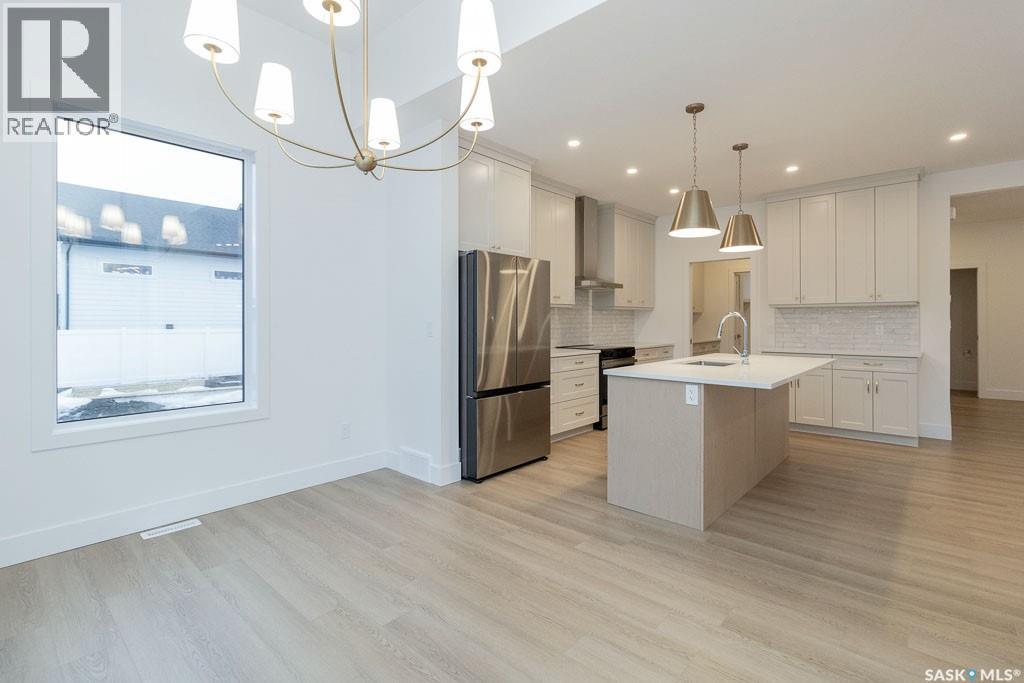 150 Mazurek Crescent, Saskatoon, SK - Indoor Photo Showing Kitchen With Upgraded Kitchen